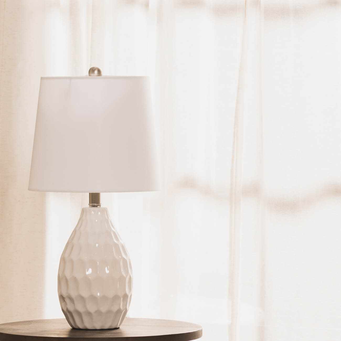 Taguig White Ceramic Table Lamp